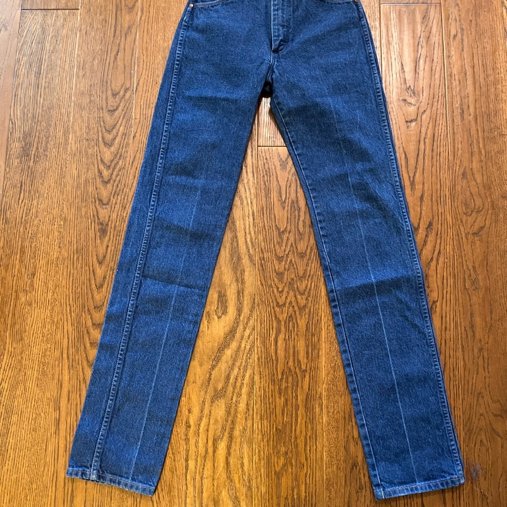 Wrangler Women's Classic Blue Straight Leg‎ Jeans